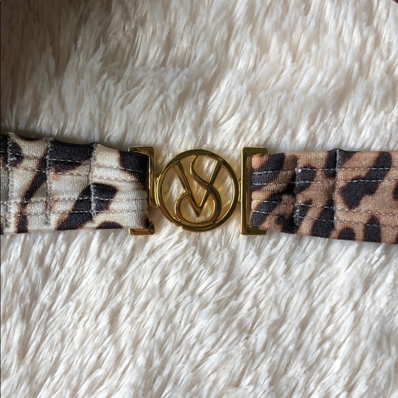 BRAND NEW Victoria’s Secret Swim Top - Picture 3 of 6